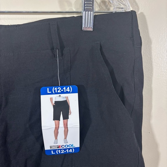 32 Degrees Ladie’s Black Cargo Shorts Size L NEW - Picture 2 of 5